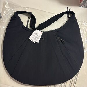Lululemon pleated shoulder bag *brand new*